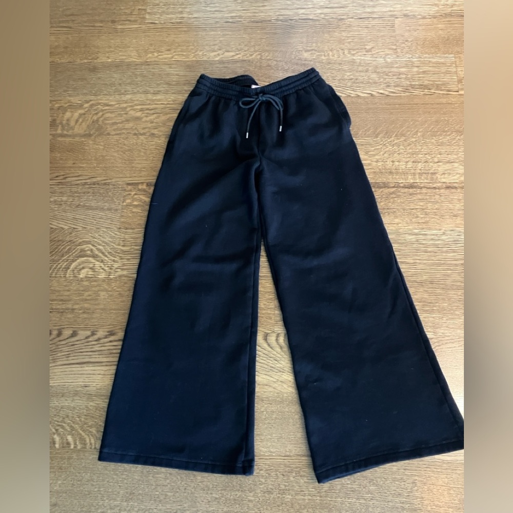Black Victoria’s Secret wide leg sweatpants
